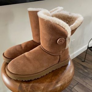 UGG brown ankle / calf height boots Bailey Button II
